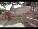 03017 ostia - regio ii - insula ix - edificio (ii,ix,6) - suedseite - ostende - 09-2022.jpg